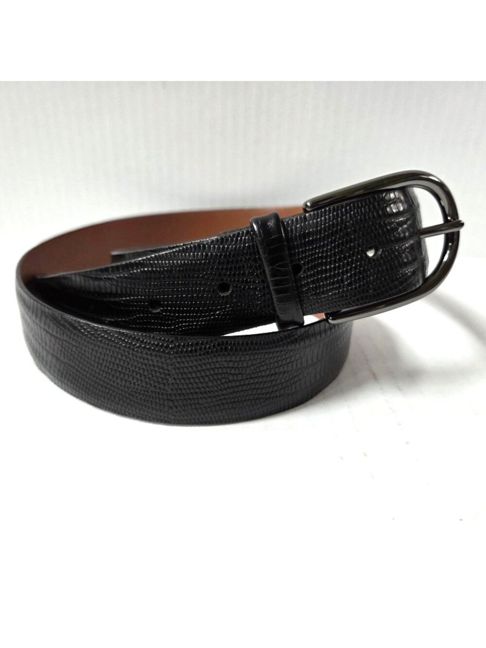 Saks Fifth Avenue Belt Mens 40 Black Italian Embossed Leather Gunmetal Buckle